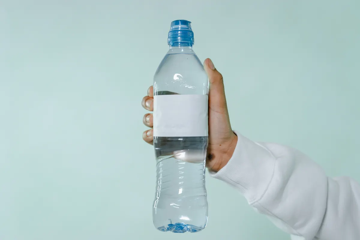 Can I Bring an Empty Water Bottle on a Plane? Rules, Sizes, and Tips