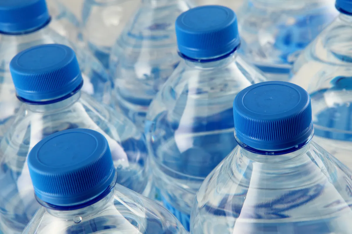 How Many Ounces in a Water Bottle? Full Size Guide